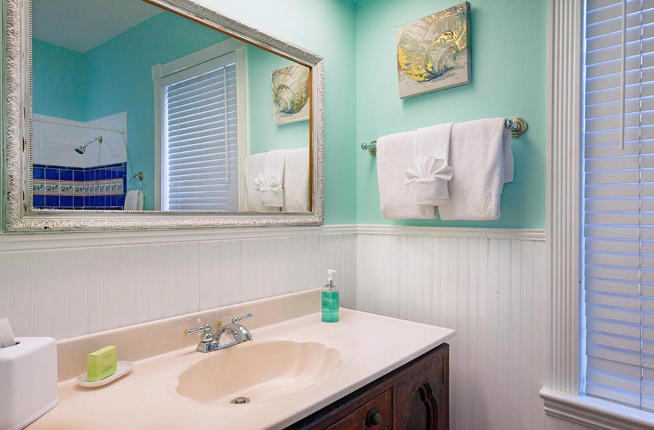 Coco Plum Inn Key West Exterior photo